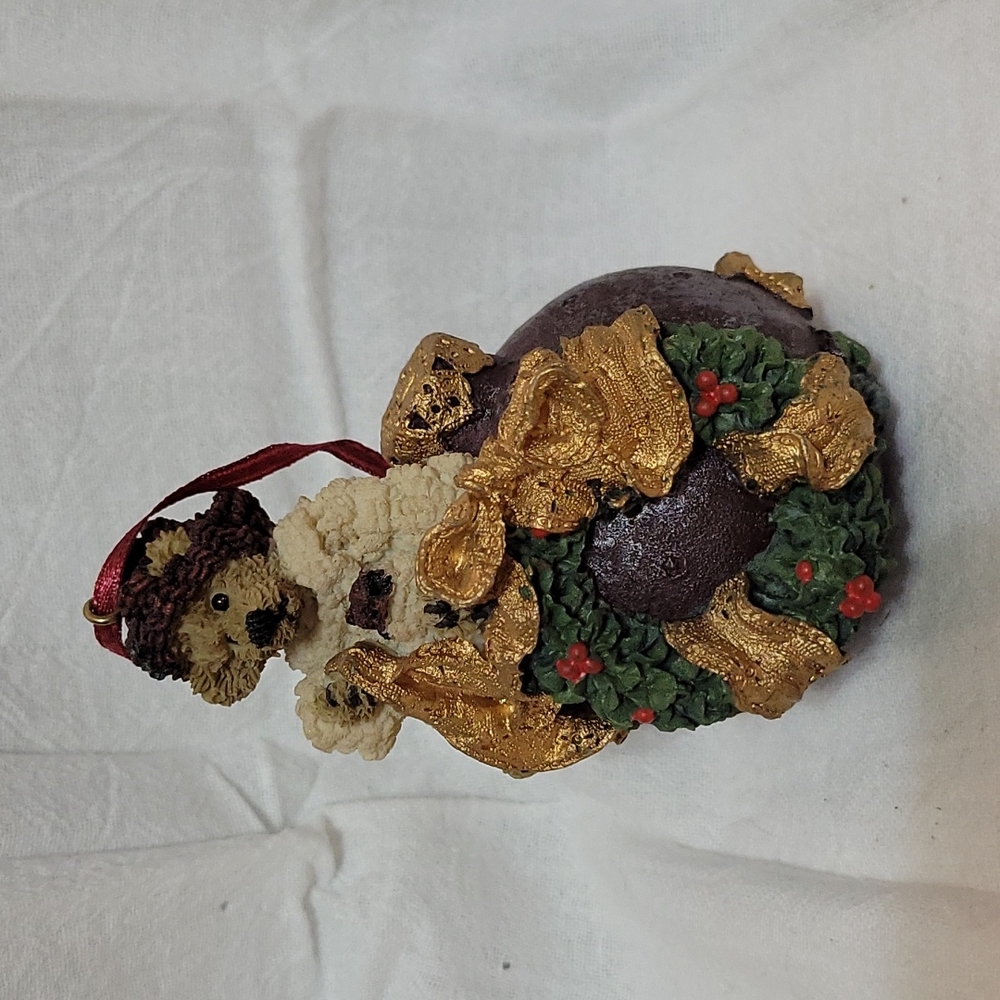1996, boyds bear resin ornament.